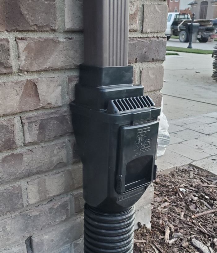 Downspout Cleanout: Power Drainage Solution with a Sleek Design