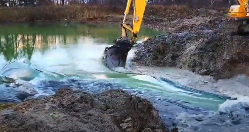 Michigan Pond Excavation: Leading Pond & Man Made Lake Development Builders